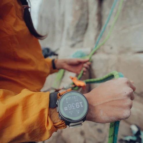 /userfiles/product_gallery_images/origin/06-suunto-vertical-climbingc2a9monsorno-09492.webp