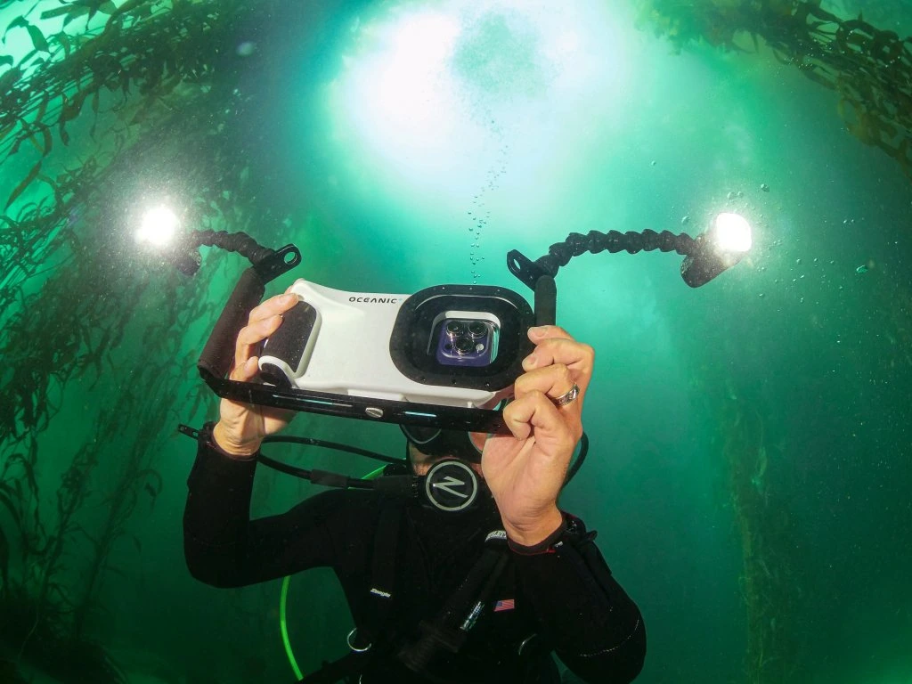/userfiles/product_gallery_images/origin/5577-5-dive-housing-with-lights-png-2.webp