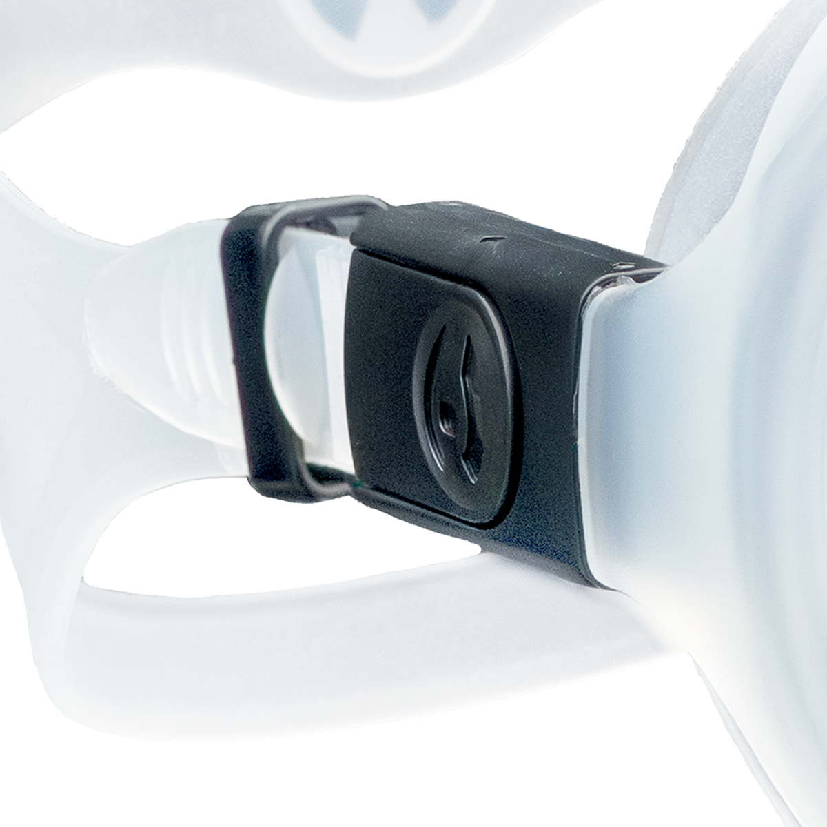 /userfiles/product_gallery_images/origin/Hollis-M1-Clear-Mask-Detail1-Image.png