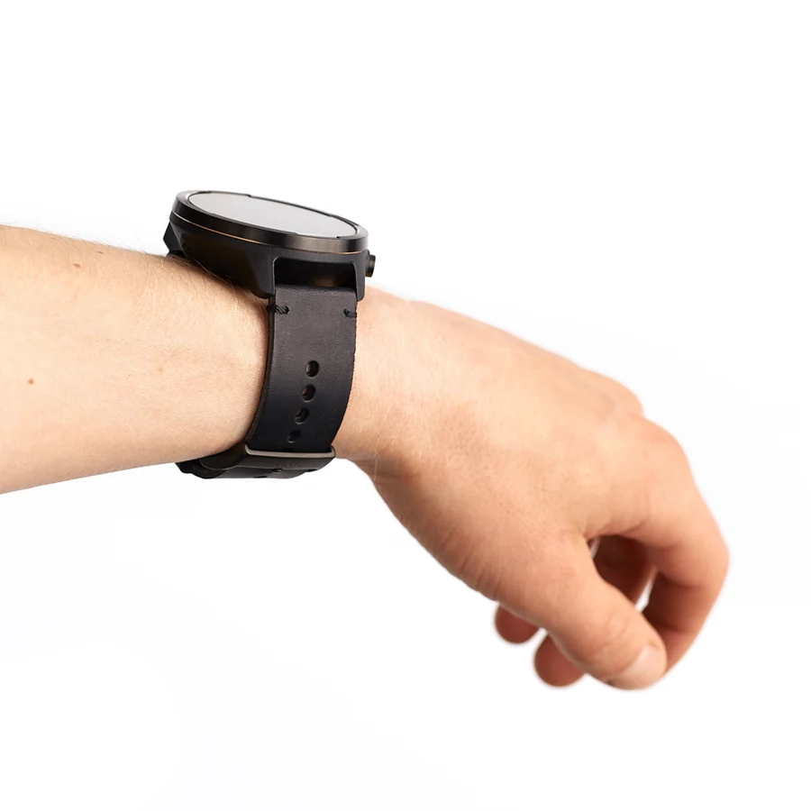 /userfiles/product_gallery_images/origin/SS050231000-suunto-9-bar-black-black-leather.webp