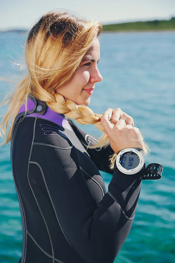 /userfiles/product_gallery_images/origin/ss021646000-suunto-vyper-novo-white-v7f1333.webp